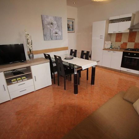 Family Apartment Mirela Borik Zadar Exterior photo